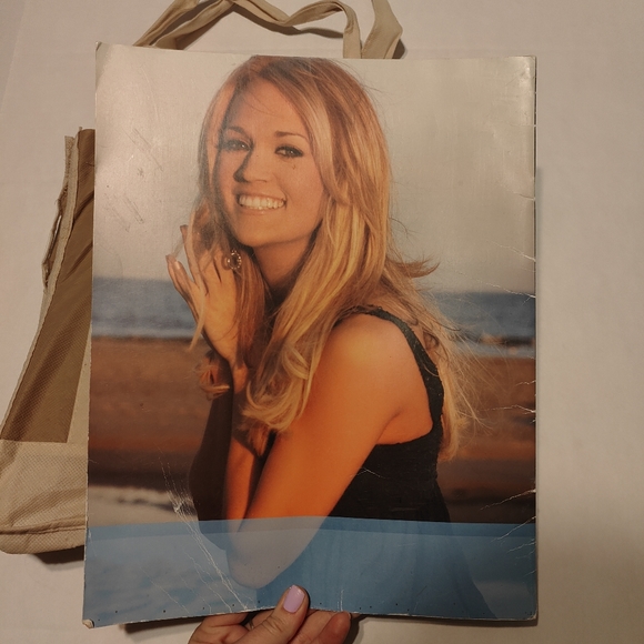 Carrie Underwood 2008 Carnival Ride Tour Book - Picture 3 of 11